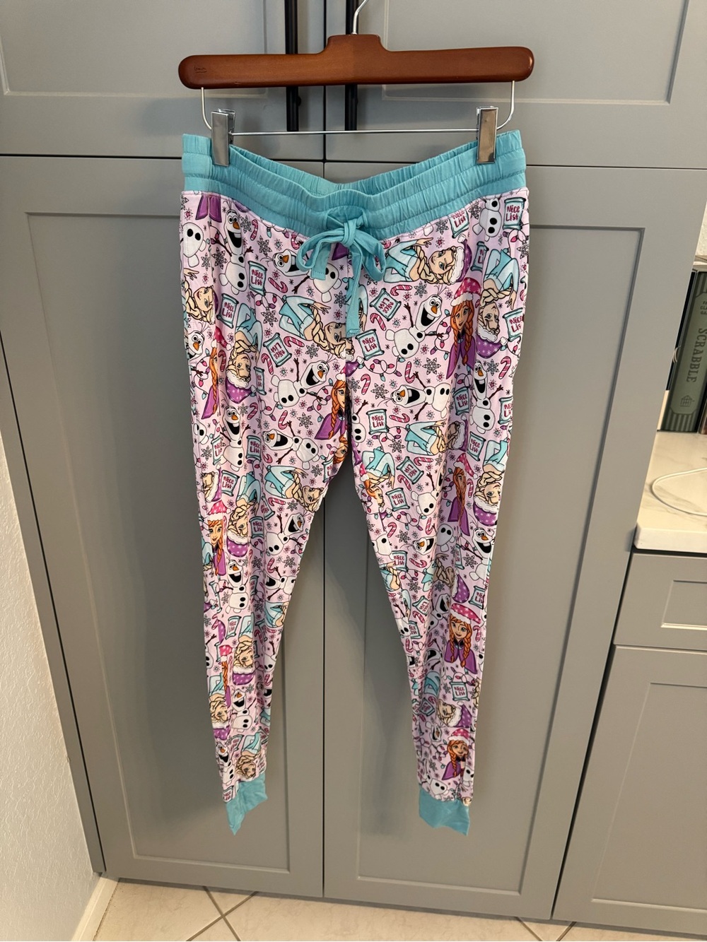 Roe and Co. winter Christmas frozen bamboo joggers
